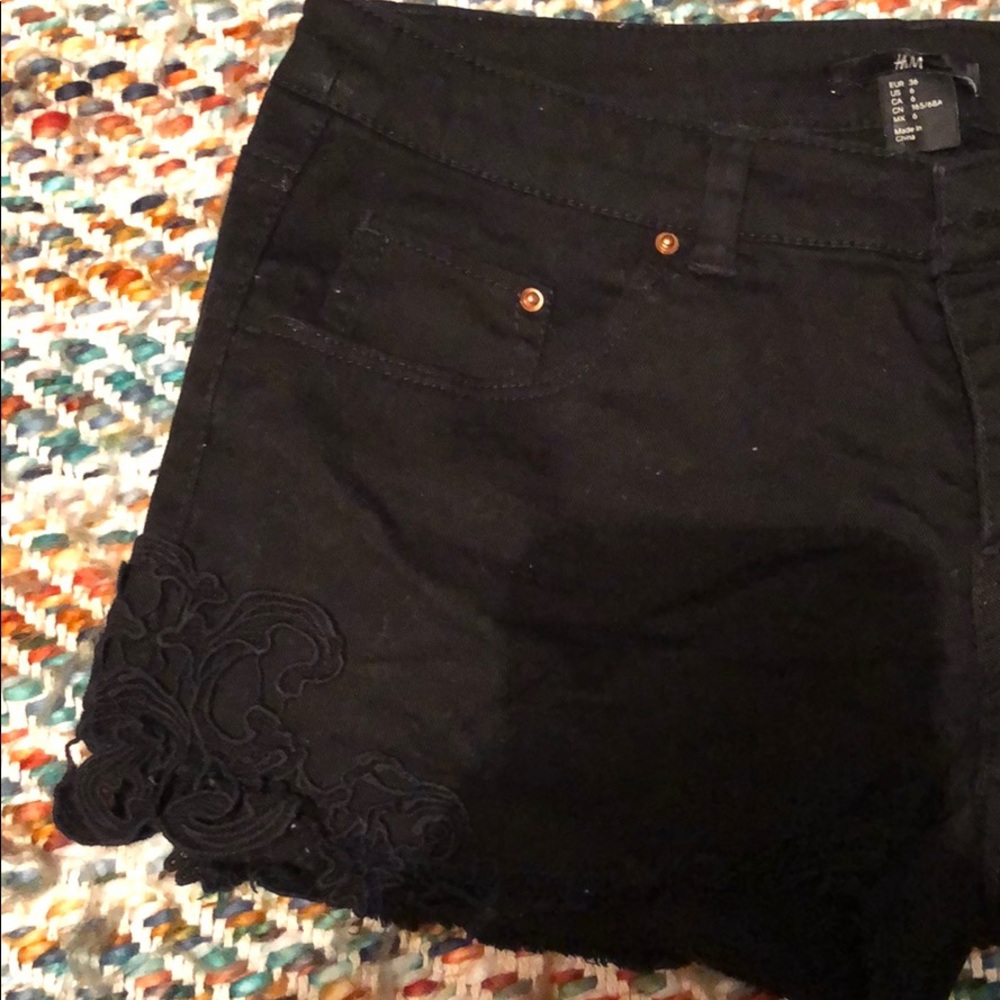 Floral Detailed Shorts